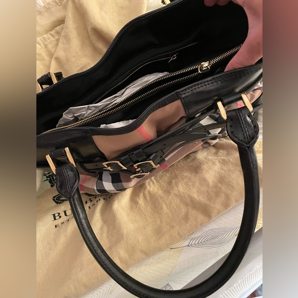 Burberry handbag - Picture 2 of 2